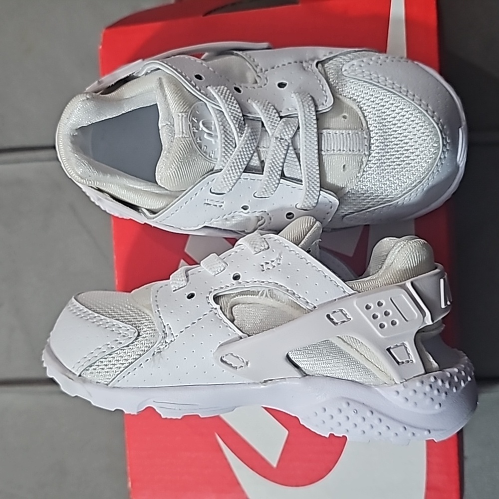 Nike Huarache Run Toddler Sneakers - Picture 3 of 5